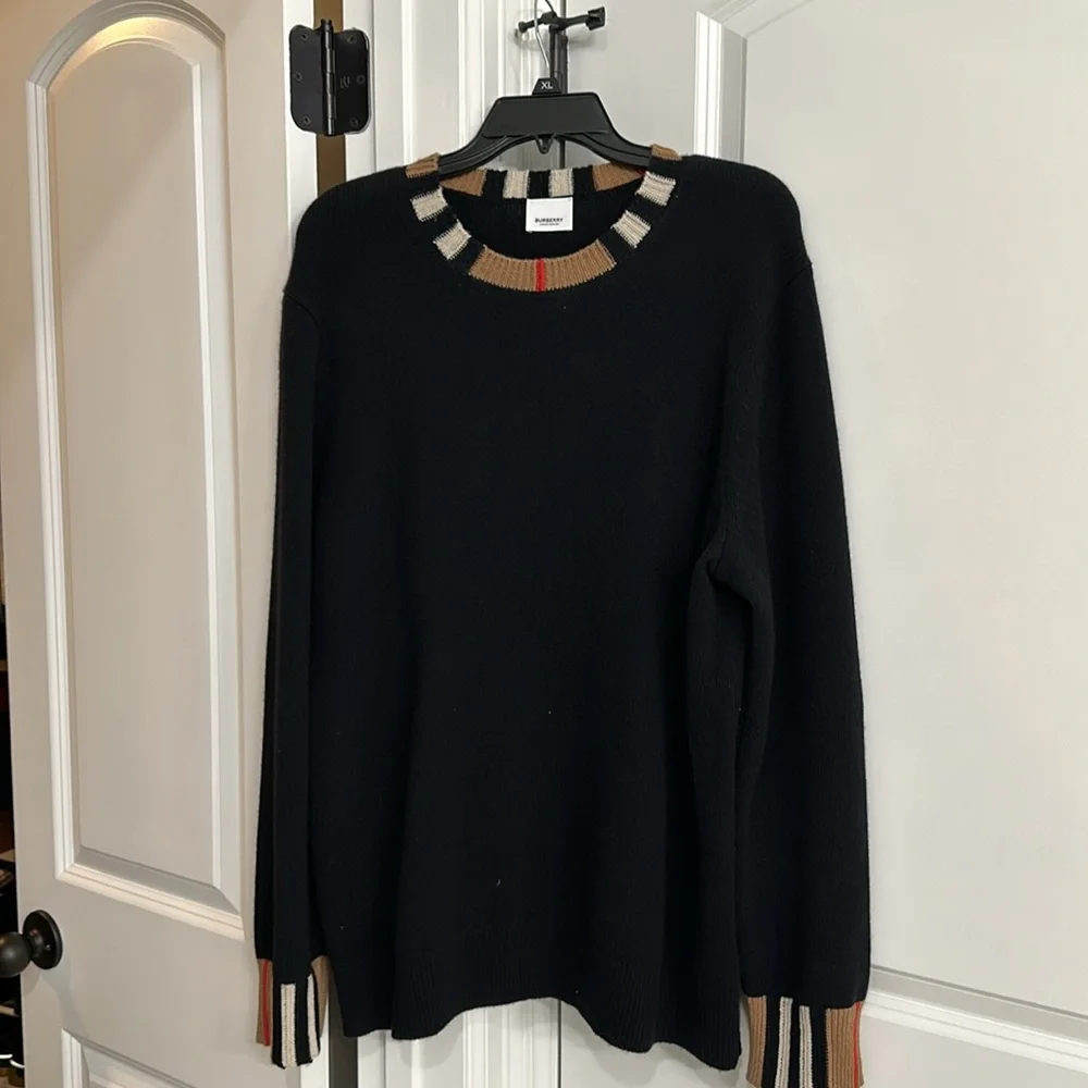 BURBERRY Cashmere Womens Sweater - Picture 3 of 5